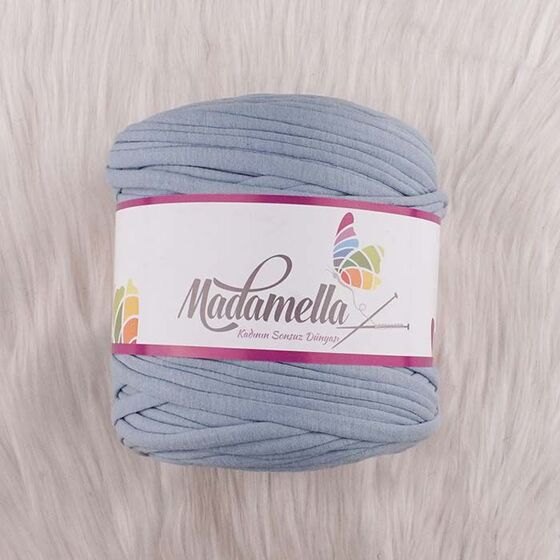 MADAMELLA COMBED YARN (SKY BLUE)