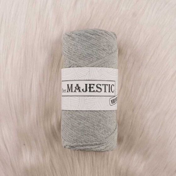 MAJESTİC VELVET KADİFE GÖRÜNÜMLÜ KÜF YEŞİLİ MAKROME İPİ 200 GR