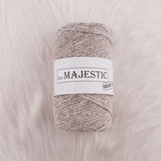 MAJESTİC VELVET XL KADİFE GÖRÜNÜMLÜ AÇIK BEJ MAKROME İPİ 250 GR